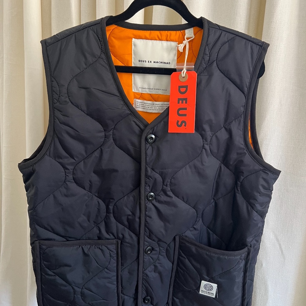 NWT - Deus Ex Machina Zou Liner Vest (Black)